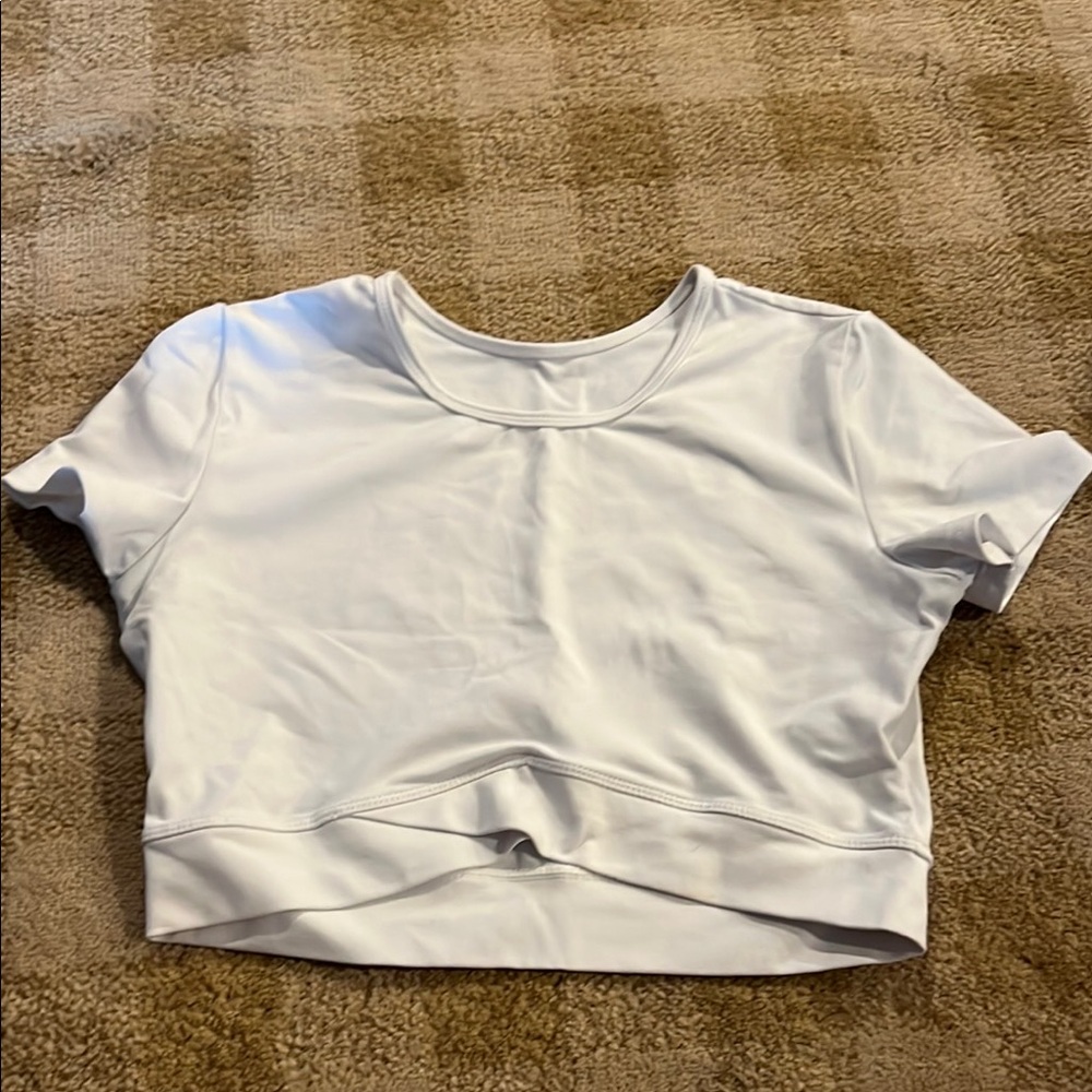 SHEIN Classic White Crop Top